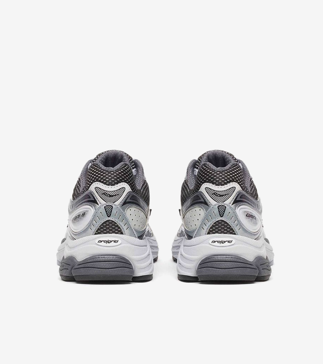 Saucony ProGrid Omni 9 Microchip